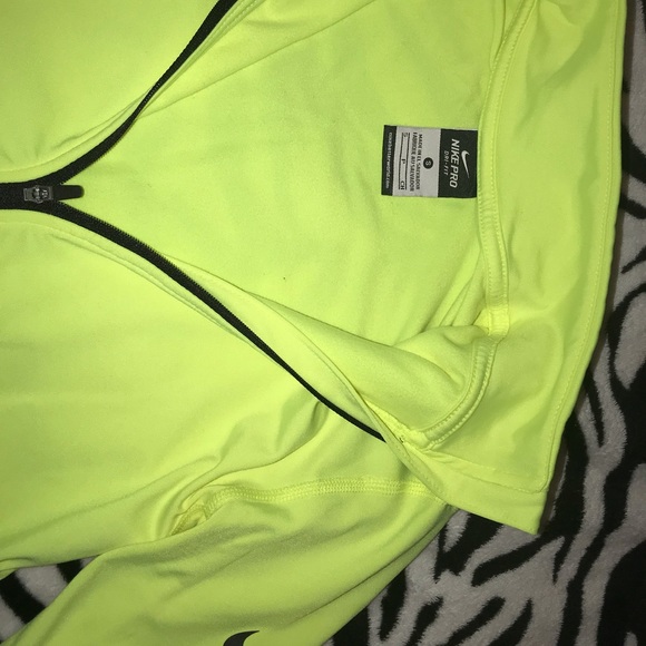 Nike Dri-Fit Neon Yellow Half Zip - Picture 2 of 3
